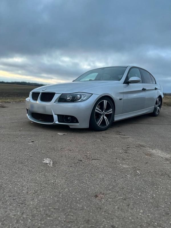 Gebraucht BMW 318 150 PS (110 kW) 2005 Silber Limousine