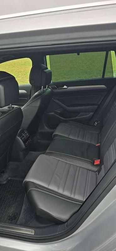 Gebraucht VW Passat Highline 239 PS (175 kW) 2018 Grau Kombi