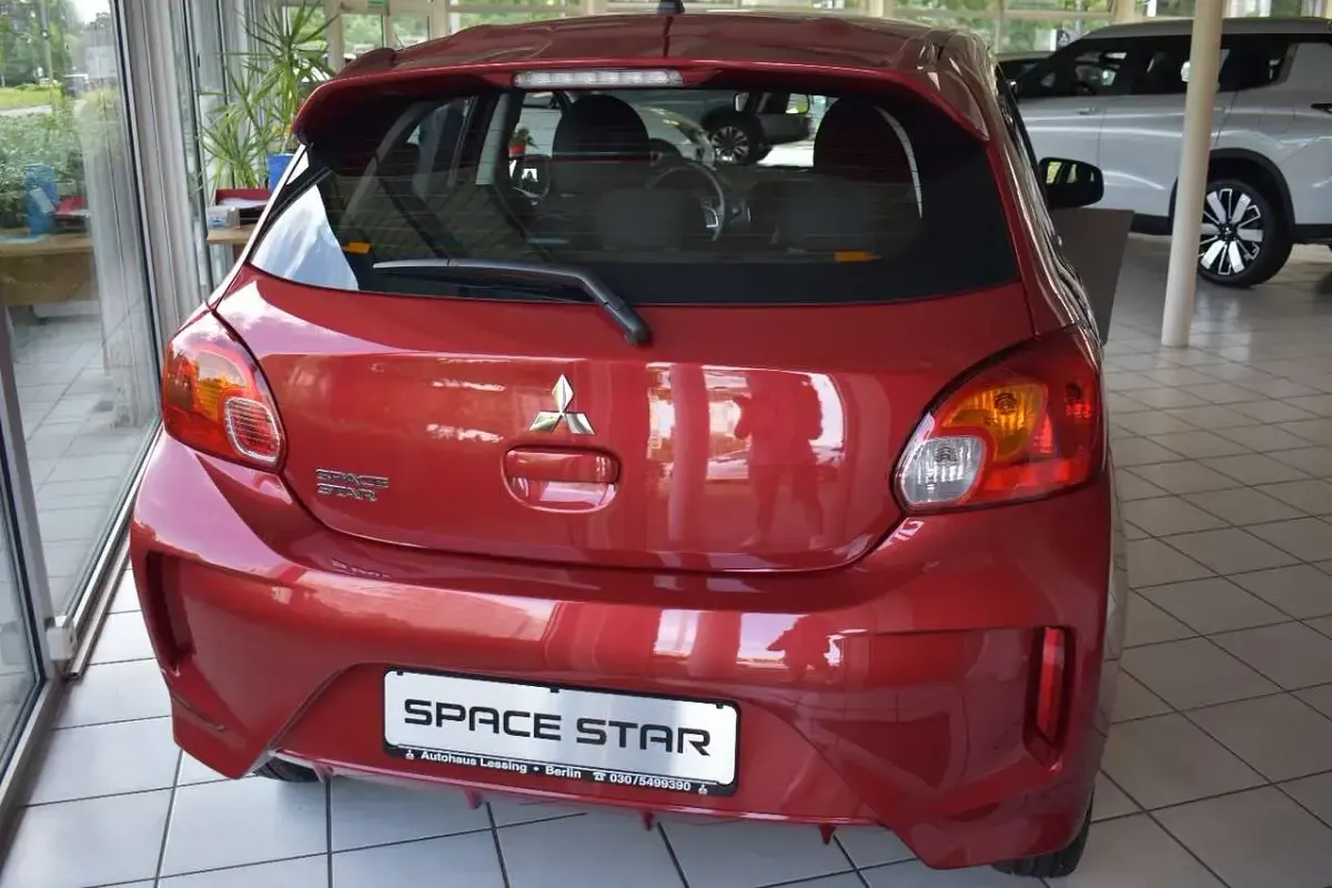 Gebraucht Mitsubishi Space Star Select 71 PS (52 kW) 2025 Amarena rot Limousine