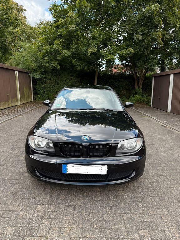 Schwarz Gebraucht 2008 BMW 116 Kleinwagen | 3.990 € (Fairer Preis) - Bild 1/4