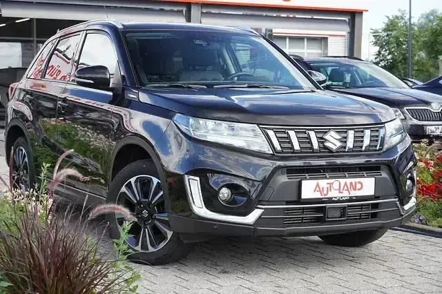 Gebraucht Suzuki Vitara Comfort+ 140 PS (102 kW) 2021 Schwarz SUV