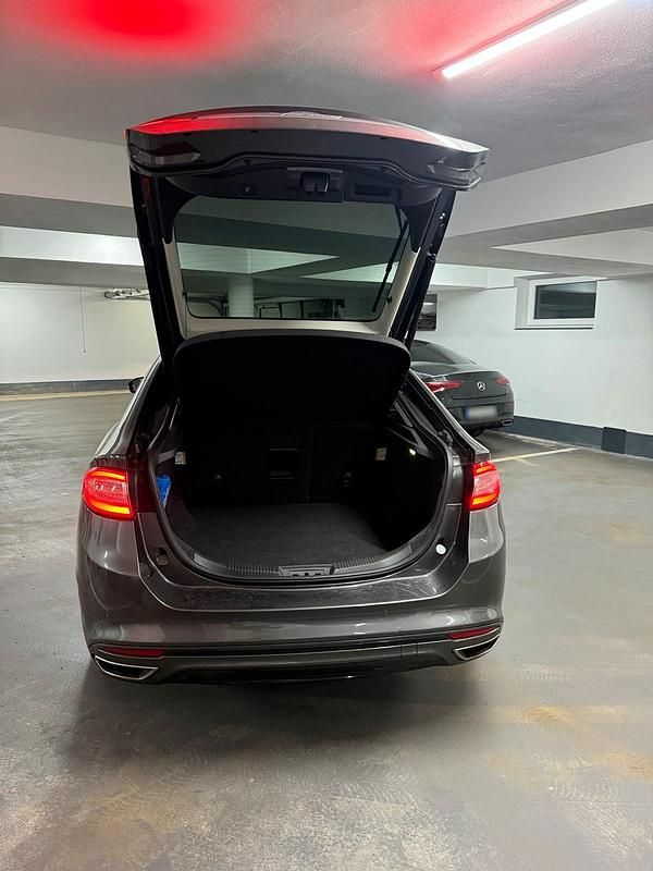 Gebraucht Ford Mondeo Vignale 190 PS (139 kW) 2019 Grau Limousine