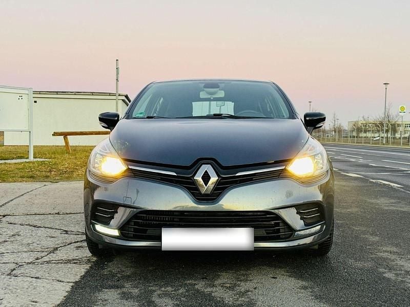 Gebraucht Renault Clio IV LIMITED 90 PS (66 kW) 2018 Grau Kleinwagen