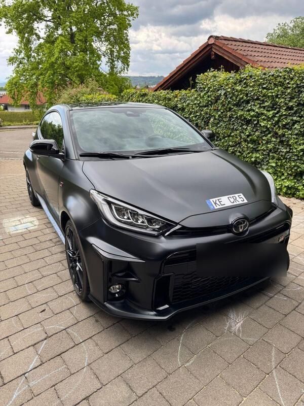 Schwarz Gebraucht 2023 Toyota Yaris Limousine | 36.200 € (Fairer Preis) - Bild 1/4