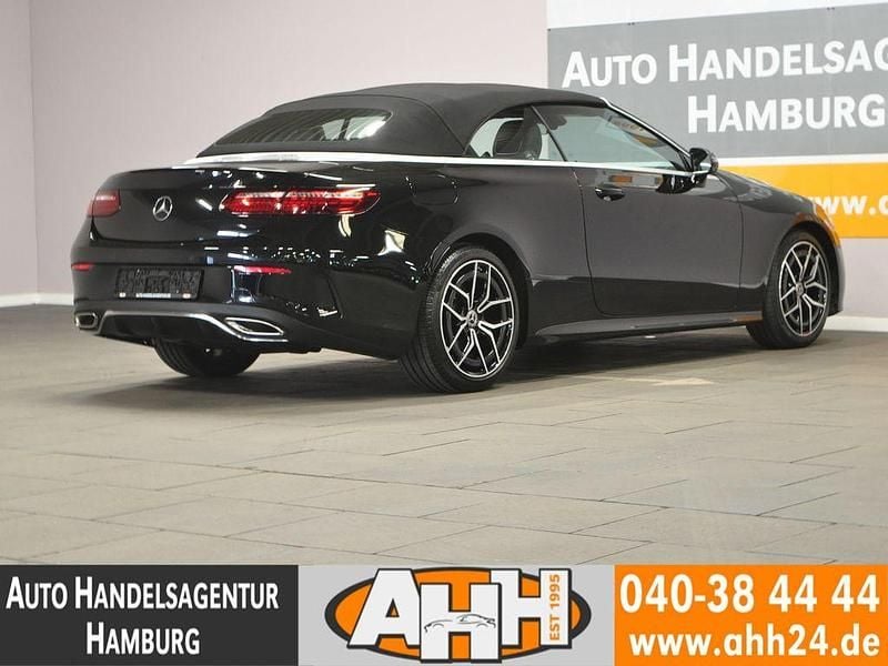 Gebraucht Mercedes E200 AMG 197 PS (144 kW) 2023 Obsidianschwarz metallic Cabrio