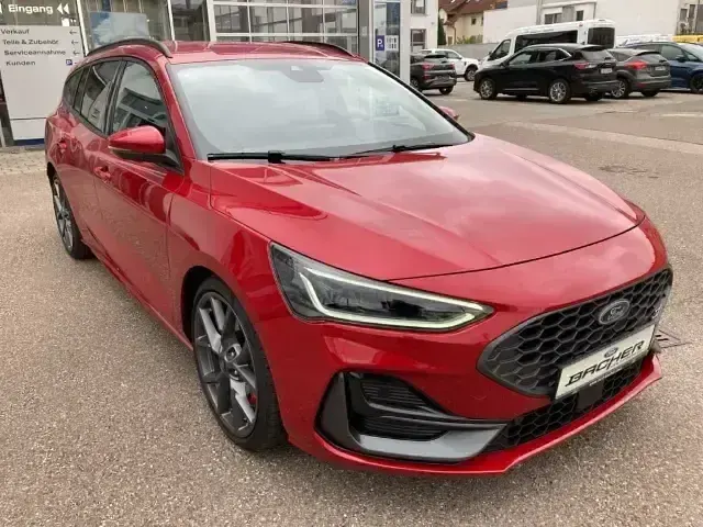 Używany Ford Focus ST 280 KM (205 kW) 2023 Czerwony Kombi