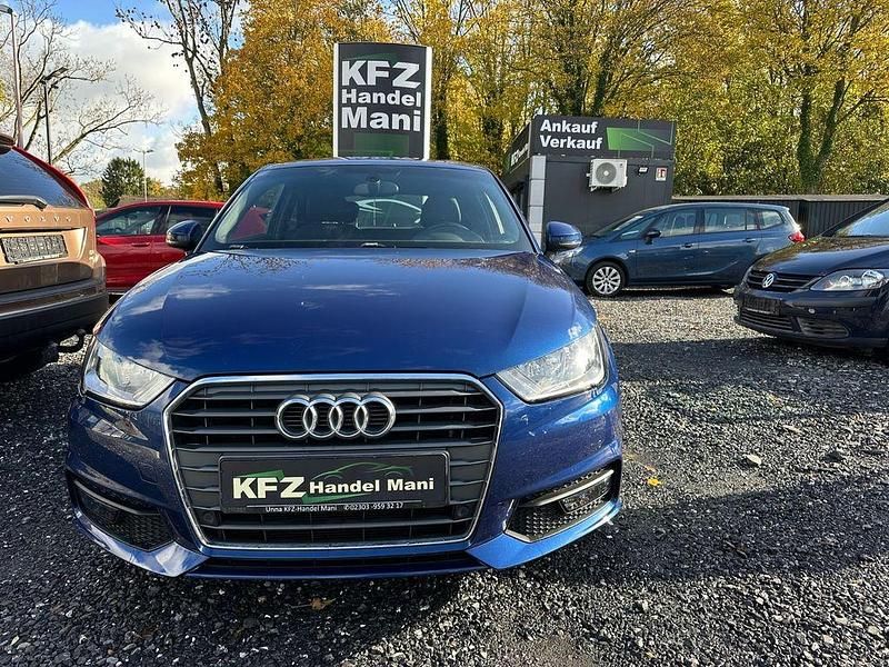 Gebraucht Audi A1 Basis 95 PS (69 kW) 2016 Blau Kleinwagen