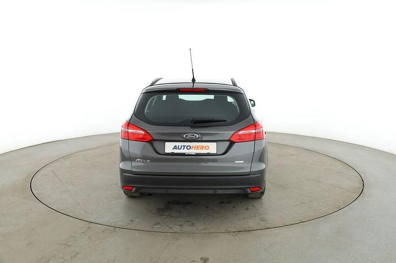 Gebraucht Ford Focus Trend 125 PS (91 kW) 2016 Grau Kombi