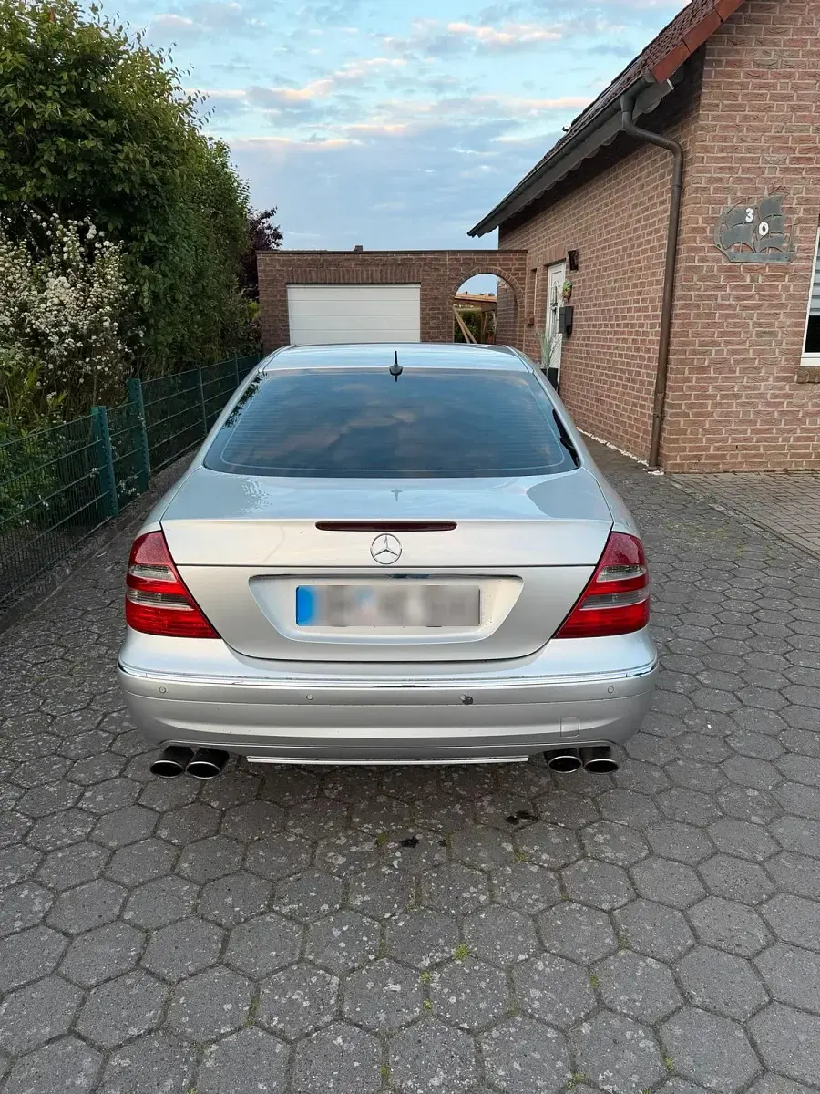 Gebraucht Mercedes E500 306 PS (225 kW) 2004 Silber Limousine