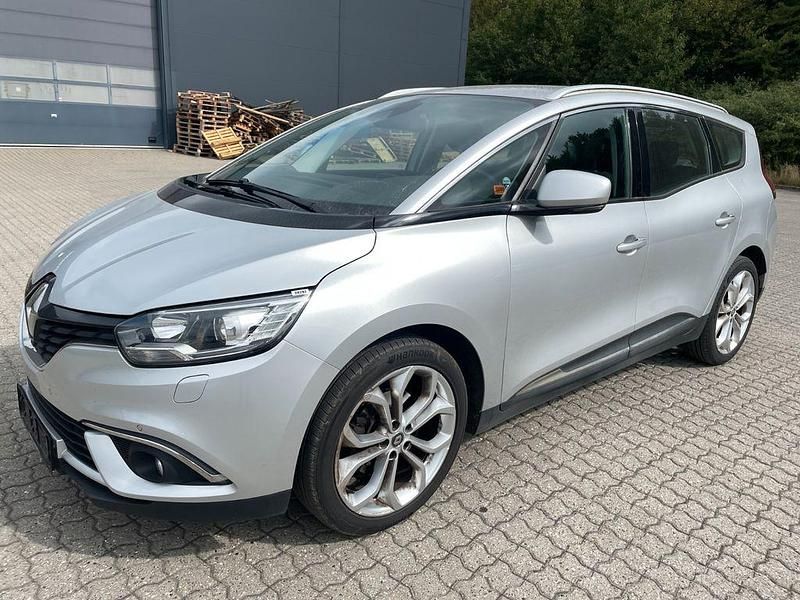 Silber Gebraucht 2018 Renault Grand Scénic IV Van / Kleinbus | 10.900 € (Superpreis) - Bild 1/4