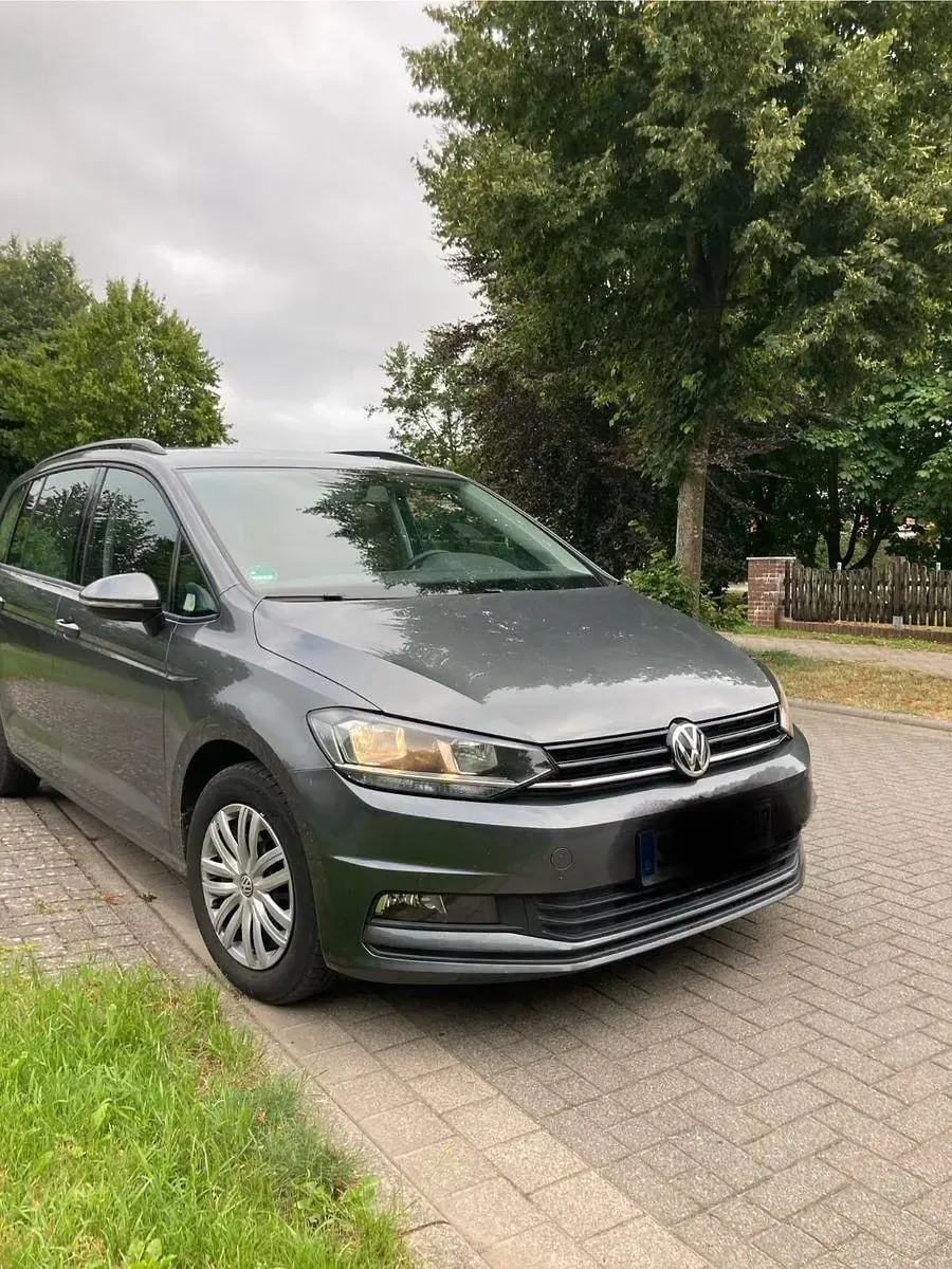 Gebraucht VW Touran Trendline 110 PS (80 kW) 2017 Grau Van / Kleinbus