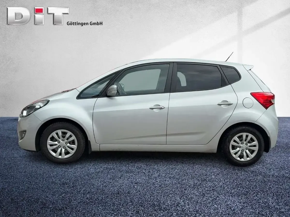 Gebraucht Hyundai ix20 Passion 125 PS (91 kW) 2017 Silber Kleinwagen