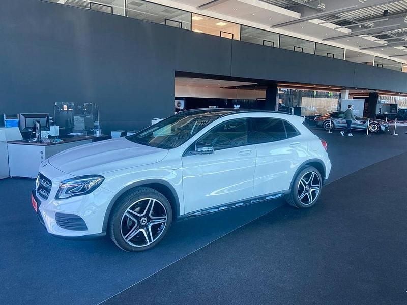 Gebraucht Mercedes GLA200 AMG line 136 PS (100 kW) 2018 Weiß SUV