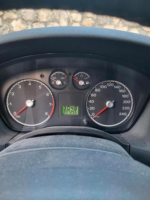 Gebraucht Ford Focus 100 PS (73 kW) 2005 Kombi