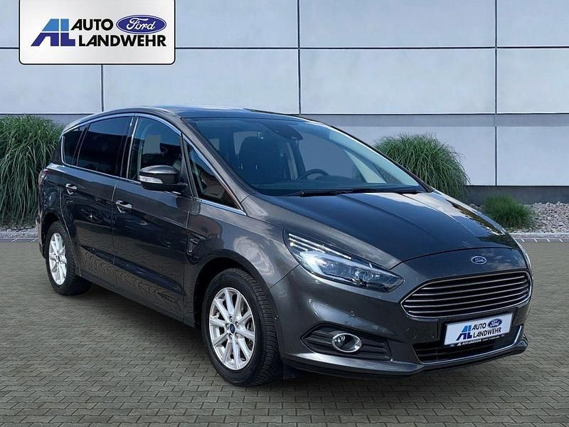 Gebraucht Ford S-MAX Titanium 190 PS (139 kW) 2019 Grau Van / Kleinbus