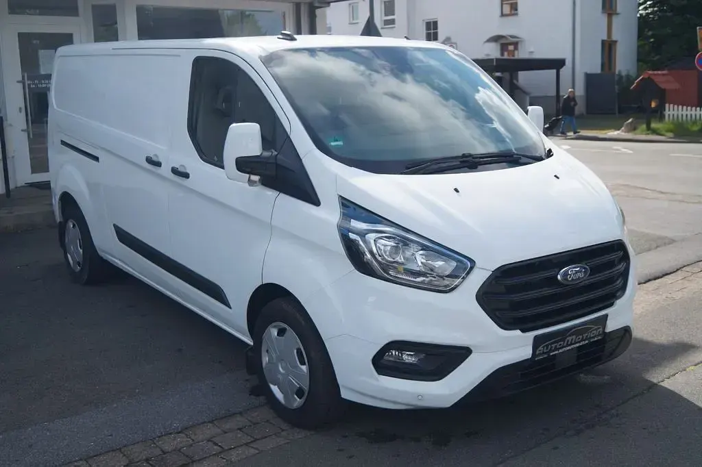 Gebraucht Ford Transit Custom 131 PS (96 kW) 2022 Weiß Van / Kleinbus
