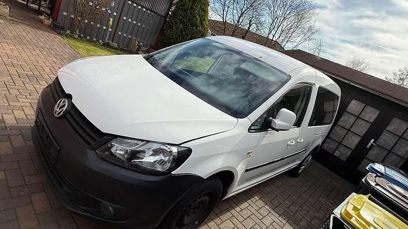 Gebraucht VW Caddy Maxi 102 PS (75 kW) 2011 Weiß Van / Kleinbus