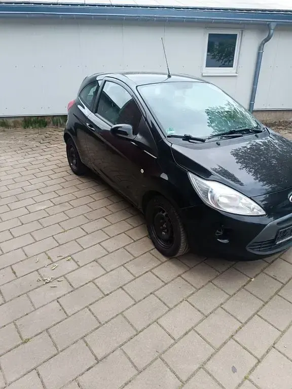 Używany Ford Ka Trend 69 KM (50 kW) 2011 Czarny Hatchback