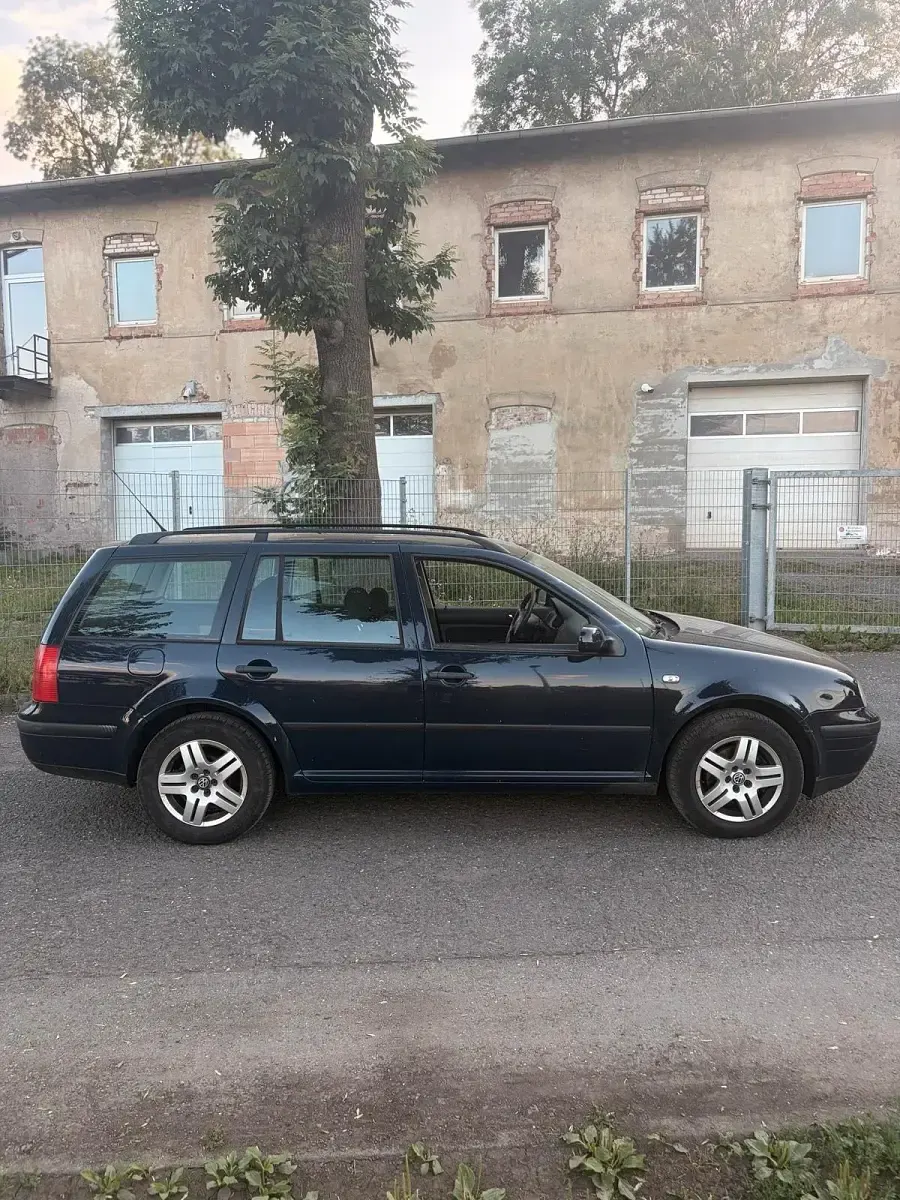 Gebraucht VW Golf IV 105 PS (77 kW) 2003 Blau Kombi