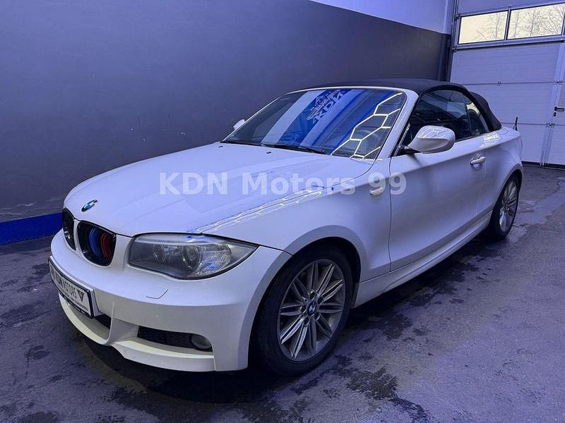 Weiß Gebraucht 2011 BMW 118 Cabriolet M Sport Cabrio | 9.900 € (Fairer Preis) - Bild 1/4
