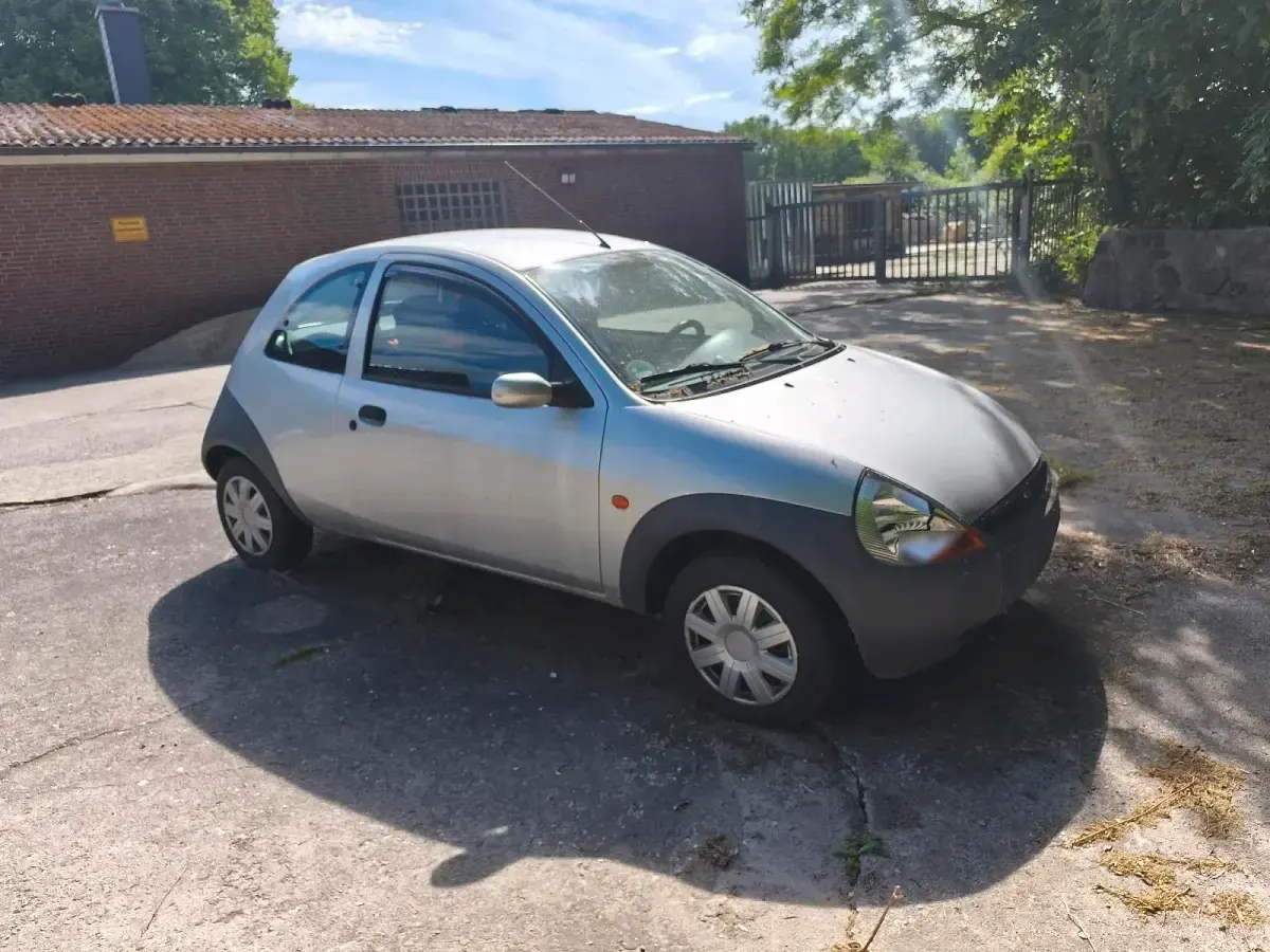 Gebraucht Ford Ka 60 PS (44 kW) 2002 Silber Kleinwagen