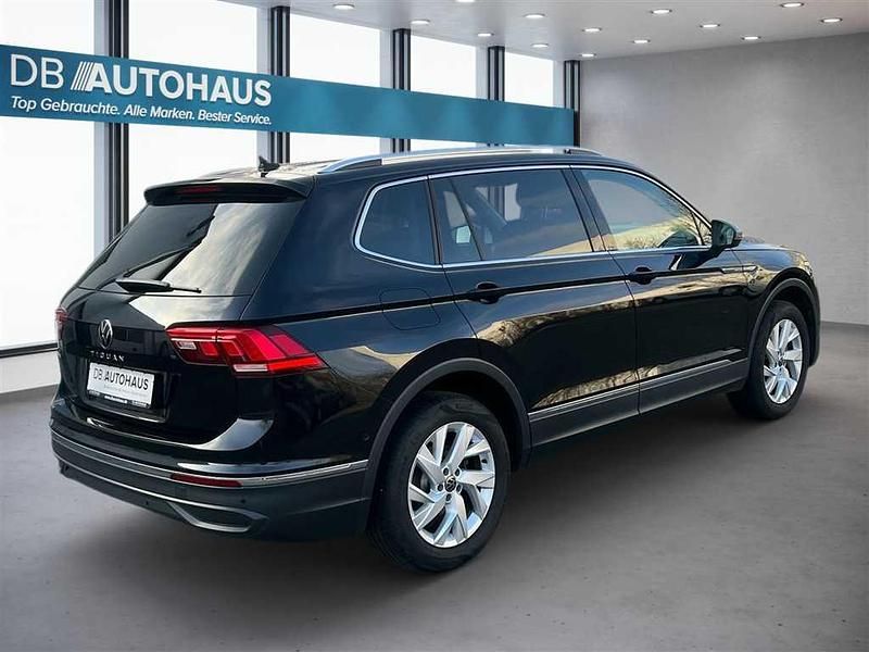 Gebraucht VW Tiguan Allspace Life 150 PS (110 kW) 2022 Schwarz SUV