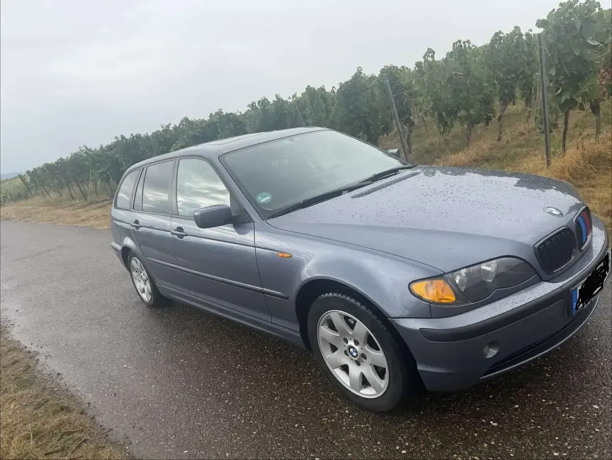 Gebraucht BMW 318 143 PS (105 kW) 2005 Blau Kombi