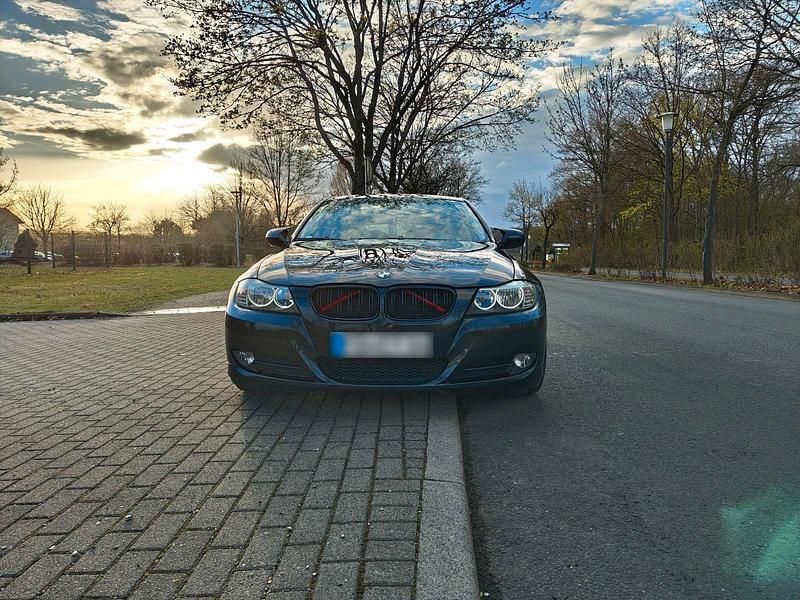 Gebraucht BMW 325 260 PS (191 kW) 2009 Schwarz Kombi