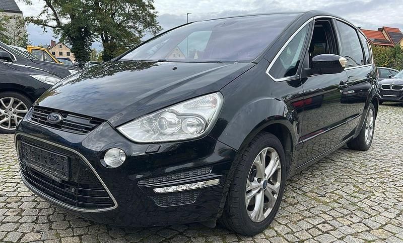 Schwarz Gebraucht 2015 Ford S-MAX Titanium Van / Kleinbus | 7.300 € (Teuer) - Bild 1/4