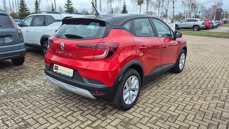 Second-hand Renault Captur Evolution 91 CP (66 kW) 2023 Roșu SUV
