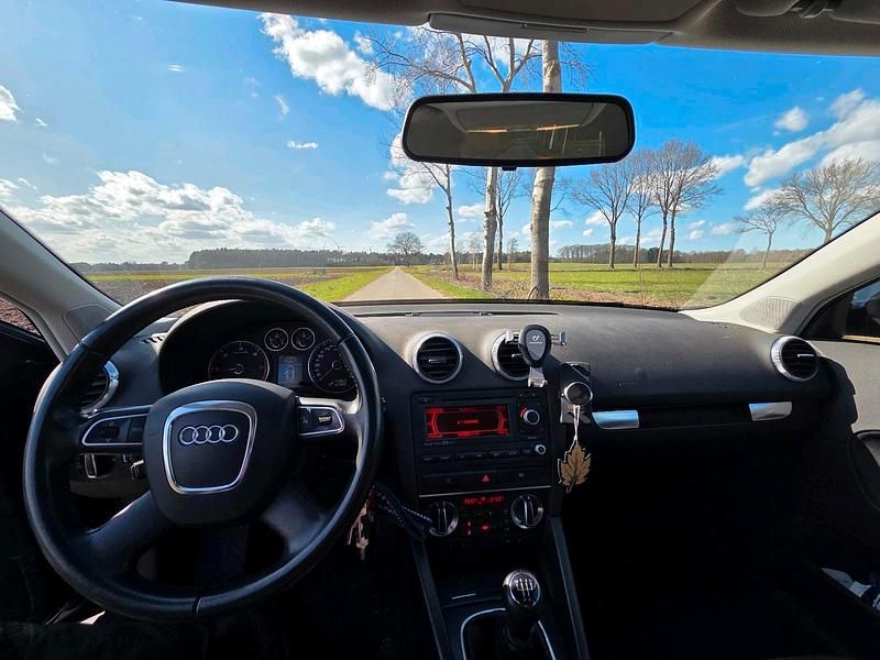 Gebraucht Audi A3 Sportback 107 PS (78 kW) 2014 Schwarz Kleinwagen