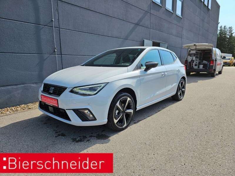 Weiss Gebraucht 2024 Seat Ibiza FR Limousine | 22.799 € (Fairer Preis) - Bild 1/4