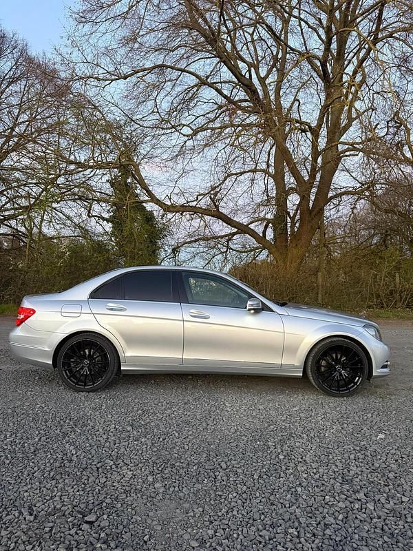 Gebraucht Mercedes C180 156 PS (114 kW) 2013 Silber Limousine