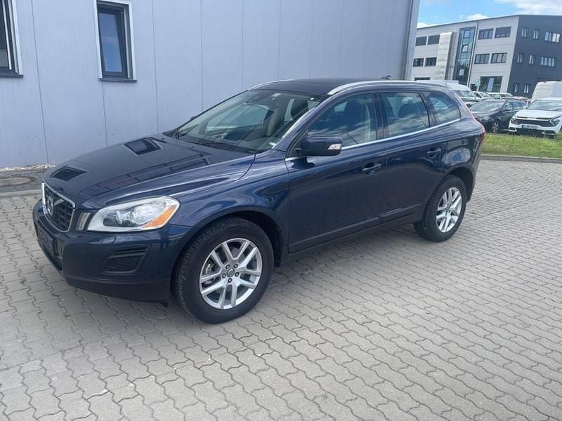 Blau Gebraucht 2013 Volvo XC60 Summum SUV | 13.600 € (Guter Preis) - Bild 1/4