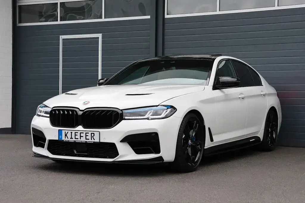 Używany BMW M550 Performance 530 KM (389 kW) 2020 Biały Sedan/Limuzyna