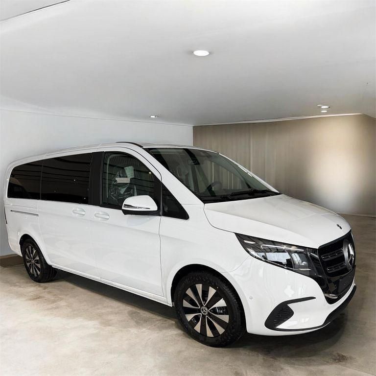 Neu Mercedes EQV300 150 kW (204 PS) 2026 Schwarz Van / Kleinbus