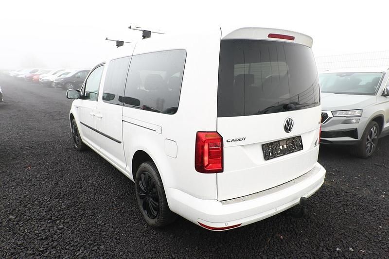 Gebraucht VW Caddy Maxi Trendline 125 PS (91 kW) 2018 Candy weiß Van / Kleinbus