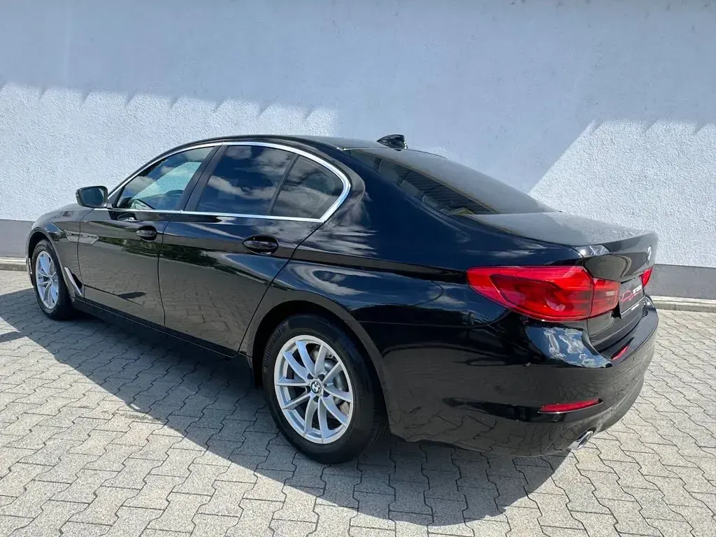 Gebraucht BMW 520 190 PS (139 kW) 2018 Schwarz Limousine