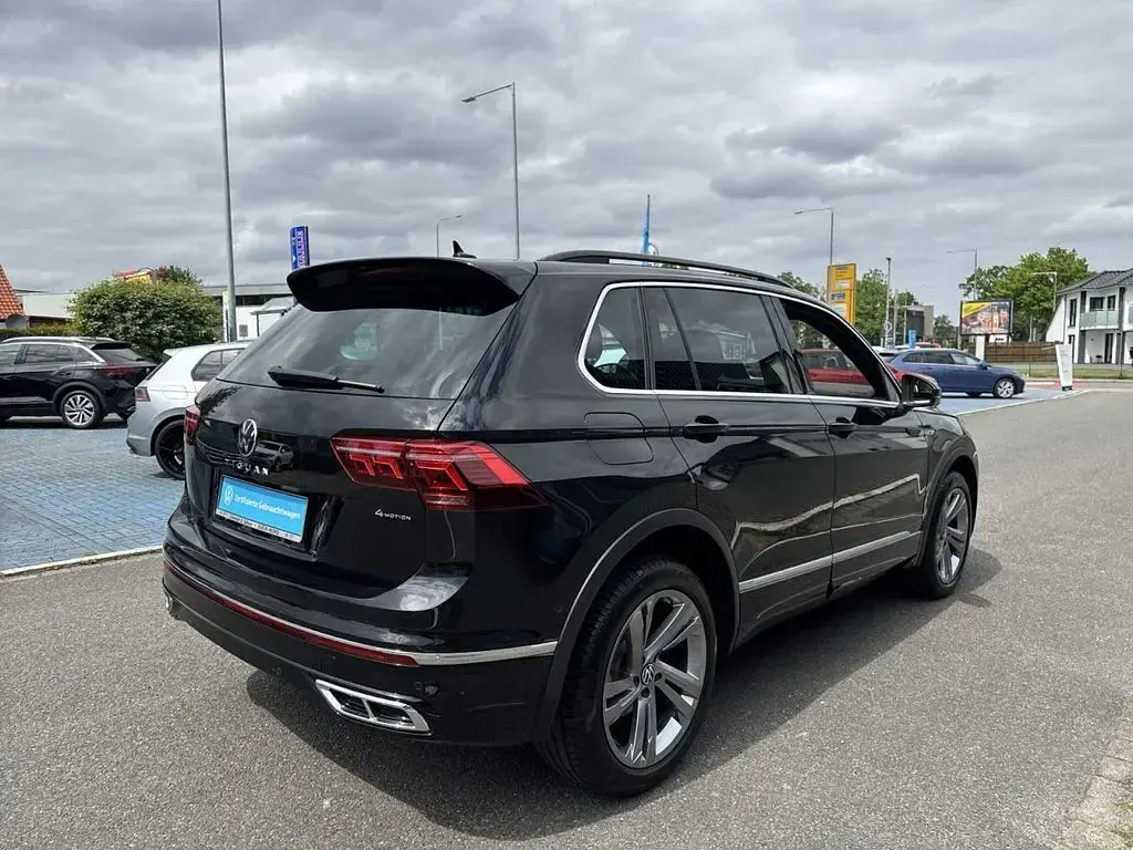 Gebraucht VW Tiguan R-line 200 PS (147 kW) 2023 Schwarz metallic SUV