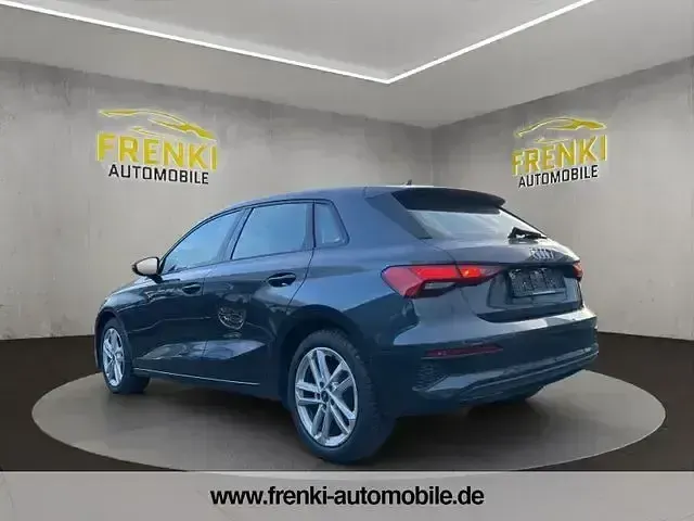 Używany Audi A3 Basis 116 KM (85 kW) 2022 Szary Sedan/Limuzyna