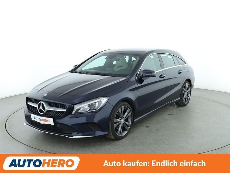 Gebraucht Mercedes CLA200 Shooting Brake Urban 156 PS (114 kW) 2017 Blau Kombi