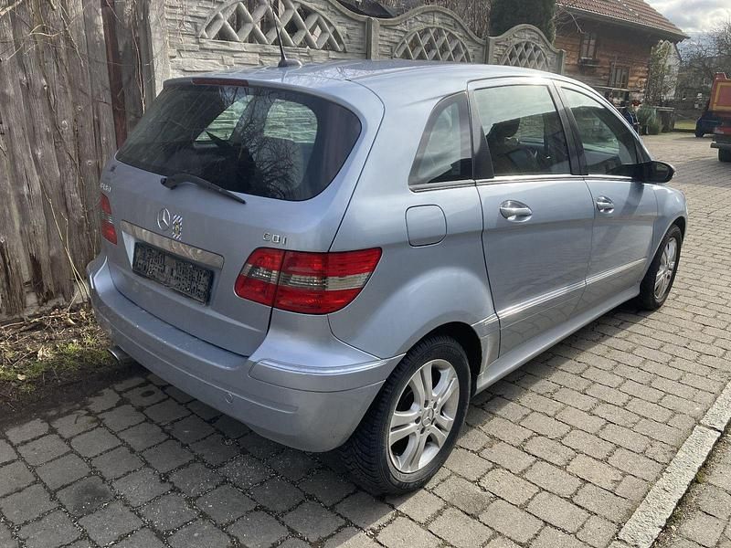 Gebraucht Mercedes B180 109 PS (80 kW) 2006 Blau Van / Kleinbus