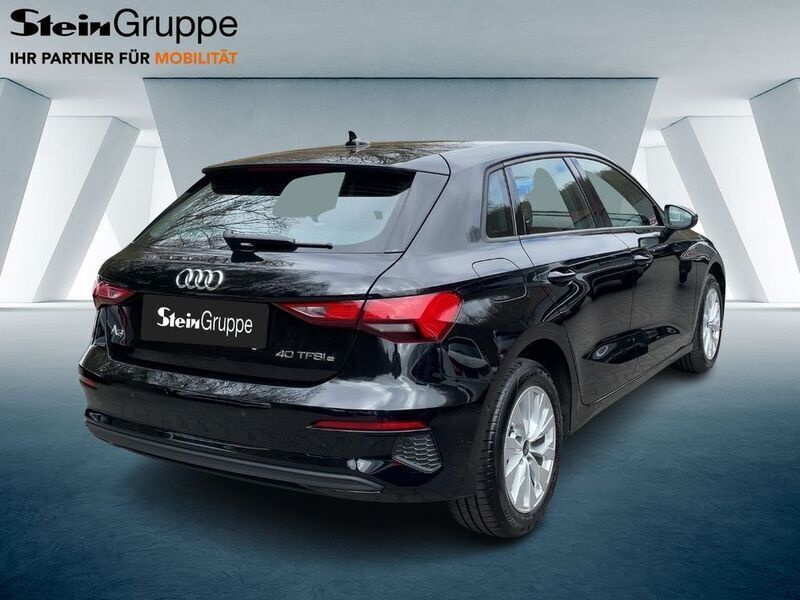Gebraucht Audi A3 Sportback e-tron Basis 204 PS (150 kW) 2022 Schwarz Kleinwagen