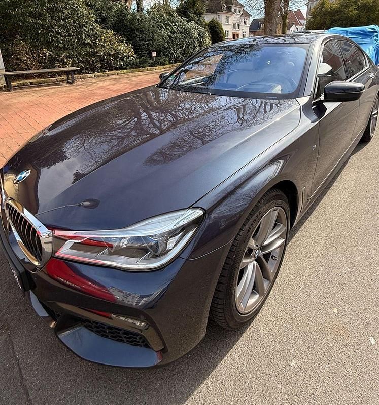 Gebraucht BMW 750 Efficient Dynamics 449 PS (330 kW) 2017 Blau Limousine