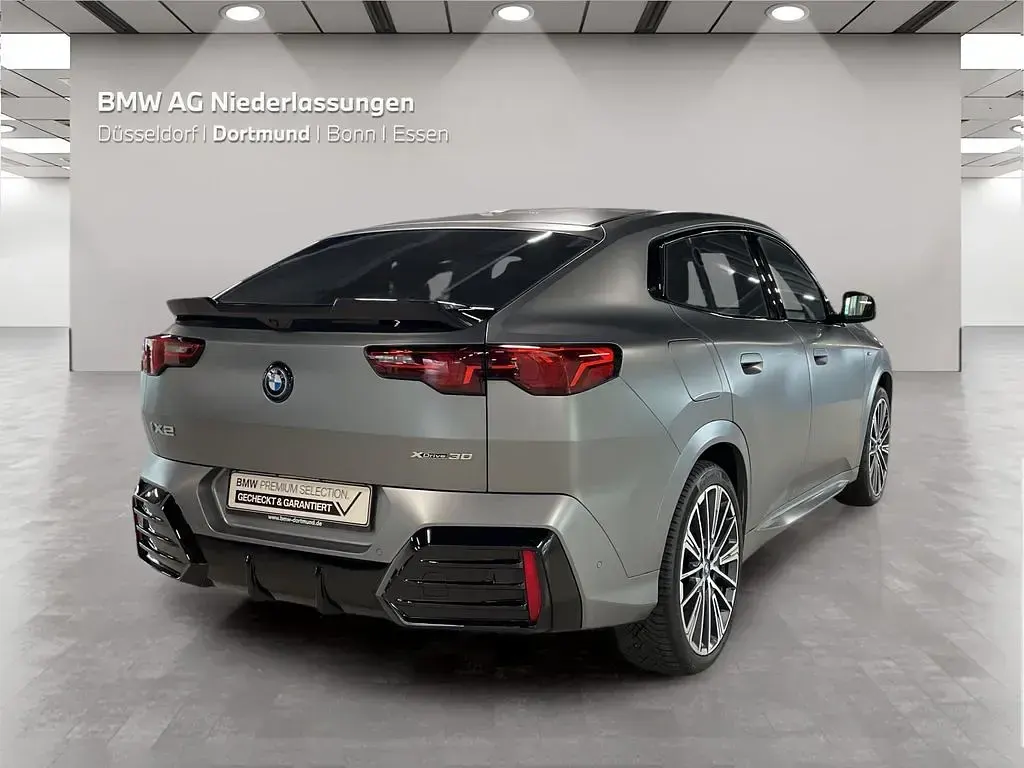 Gebraucht BMW iX2 M Sport 225 kW (306 PS) 2024 Grau SUV