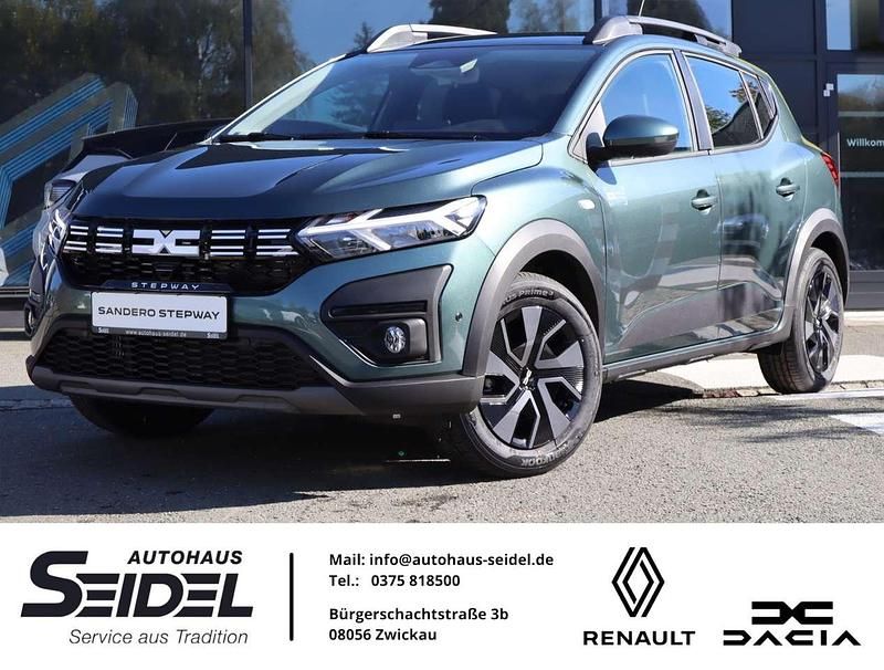 Zedergrün Gebraucht 2024 Dacia Sandero Expression Kleinwagen | 19.040 € (Fairer Preis) - Bild 1/4