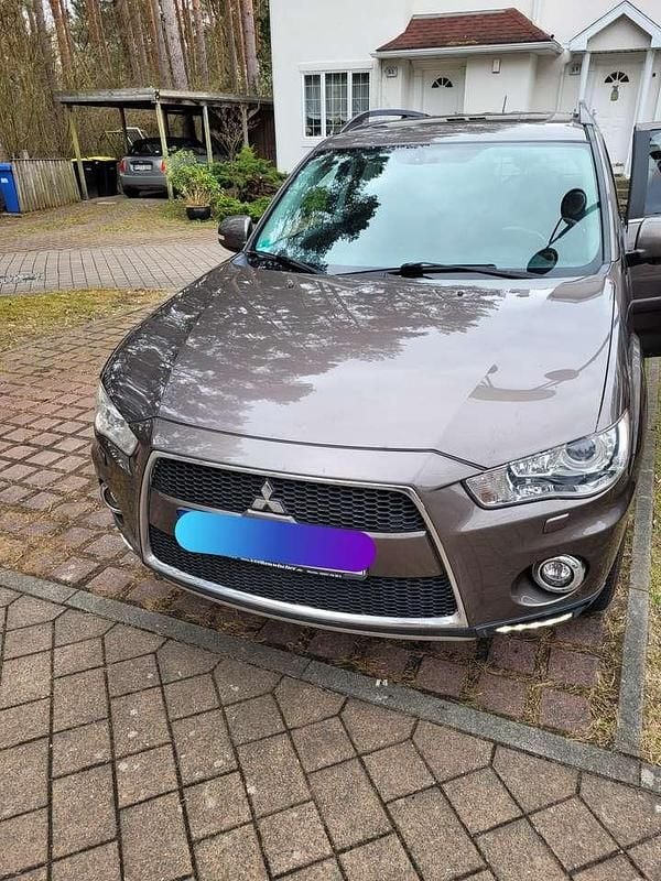 Gebraucht Mitsubishi Outlander Intense 156 PS (114 kW) 2012 Braun SUV