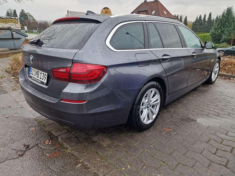 Gebraucht BMW 530 258 PS (189 kW) 2017 Grau Kombi