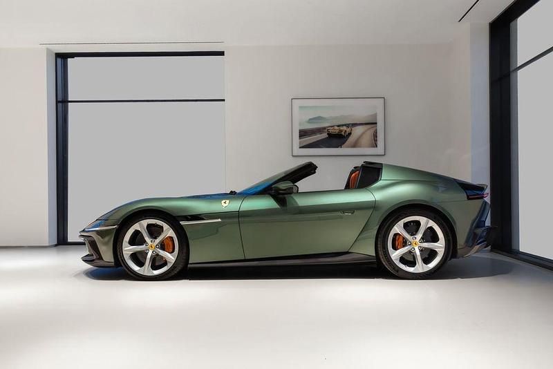 Gebraucht Ferrari 12 Cilindri 2024 Grün Cabrio