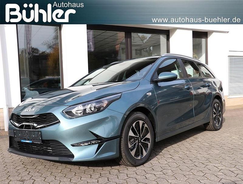 Lunarsilber metallic Gebraucht 2024 Kia Ceed Sportswagon Vision Kombi | 22.150 € (Guter Preis) - Bild 1/4